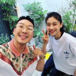 Haha Instagram - adidas culture Showroom! 좀 늦게 올렸지만~ 너무 감사했던날… 호연씨도보고 드림이 최애 원슈도보고~ 여튼 하디다스 아디다스 체고! 야만!! 진짜 최애공간! 내 티셔츠 어디간겨!! 그리고 그날 저땜에 고생하신 멋진 빡빡이형에게 감사를~^^ 항상 고마운 스테파니에게도 야만! #아디다스 #머리물뿌려 #야만