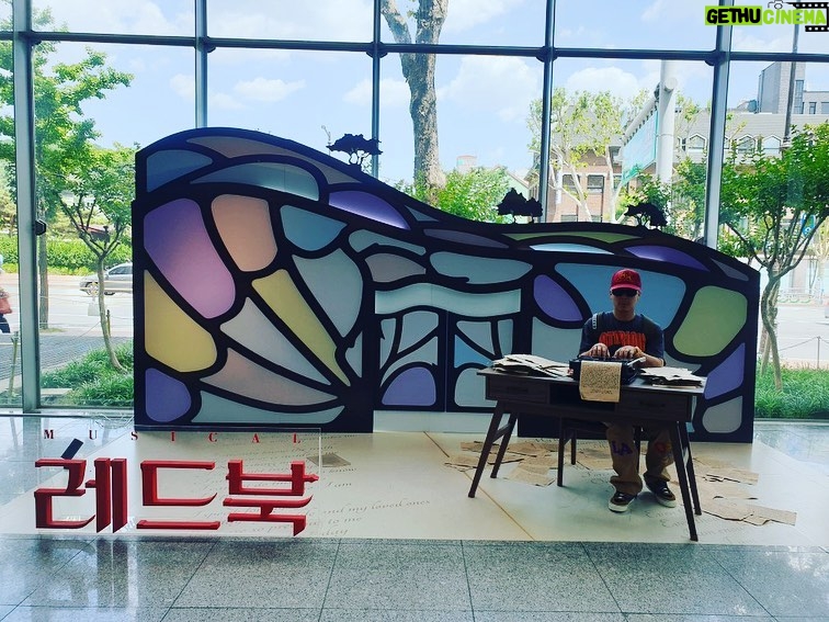 Haha Instagram - @jinjoo1224 진주야..#레드북 진짜 미쳤다! 진주도 너무 빛이났지만 모두가 한분도 빠짐없이 빛이나서 나 뮤지컬에 입덕할것같아! 리스펙! 안나야! 로렐라이언덕에 가고싶구나~ 대박 진주!!🔥🔥🔥🔥🔥🙏🙏❤️❤️❤️❤️