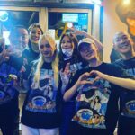 Haha Instagram - 목요일이네.. 우리 사랑하는 #wsg워너비 특히 내가 미친듯이 사랑하는 우리 #4파이어 ❤️ @navi_jiho @sounditsme @eomjiyoon96 @kwonhodoo #콴무진 🌴🇯🇲❤️🇰🇷 당분간 녹화날에는 못보겠지만 우리의 시작은 지금부터니까~ 슬퍼하지않을래! 너무 고맙고 자랑스러워~ 야만!!! 그리고! 세상에서 6개밖에없는 멋진 티를 선물해준 내 브라더 @waaaavyyy <~무한리스펙을 보냅니다!! 야만 고마버 도영아~! with 창우!용일이! 야만야만~!! #사랑해 #나비 #쏠 #엄지윤 #권진아