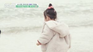 Haha Instagram - 정말 큰 마음먹고 우리가족이 버스에 올라탔어요!! 너무나 부족한 아빠 하동훈의 모습과 아름답고 현명한 대장 별이와 우주에서 가장 사랑하는 드소송과 4월4일 화욜 8:30분에 ena,kstar,axn에서 만나실수있어요! 하하하핫 쑥쓰럽네요! 

하하버스에서봐요!!
#하하버스 #🚌🚌