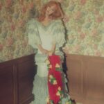 Haha Instagram – 드디어.. 20주년 앨범이 나왔네요..
고생했어 고은아!

내 옆자리
아이들 옆자리.. 너무 감사하고 대단한일이지만..
김고은이 있어야할자리.. 무대!!
돌아온걸 축하한다! 성적을 내는것에 초점을 맞추기보다는 노래할때 행복하고 그저 노래하는 가수 별이되길~⭐️✨🌟

타이틀곡 오후 유아~^.~

#startrail #정규6집 #물론성적이나오면고맙지~^.~ #가수 #별 #별이있어야할자리 #무대