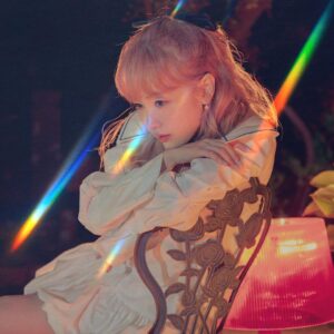 Haha Instagram - 드디어.. 20주년 앨범이 나왔네요..
고생했어 고은아!

내 옆자리
아이들 옆자리.. 너무 감사하고 대단한일이지만..
김고은이 있어야할자리.. 무대!!
돌아온걸 축하한다! 성적을 내는것에 초점을 맞추기보다는 노래할때 행복하고 그저 노래하는 가수 별이되길~⭐️✨🌟

타이틀곡 오후 유아~^.~

#startrail #정규6집 #물론성적이나오면고맙지~^.~ #가수 #별 #별이있어야할자리 #무대