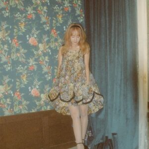 Haha Instagram - 드디어.. 20주년 앨범이 나왔네요..
고생했어 고은아!

내 옆자리
아이들 옆자리.. 너무 감사하고 대단한일이지만..
김고은이 있어야할자리.. 무대!!
돌아온걸 축하한다! 성적을 내는것에 초점을 맞추기보다는 노래할때 행복하고 그저 노래하는 가수 별이되길~⭐️✨🌟

타이틀곡 오후 유아~^.~

#startrail #정규6집 #물론성적이나오면고맙지~^.~ #가수 #별 #별이있어야할자리 #무대