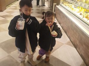 Haha Instagram - 새해복 마니 받으세요!!! 정말 감사했었고 힘든 한해였는디.. 또 그럴것같아요!! 사랑합니다!!! 이 글 보신 모든분들!! 남들보다 훨씬더 복 받으세요!!!!!❤️❤️🔥🔥🔥🔥