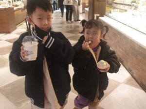 Haha Instagram - 새해복 마니 받으세요!!! 정말 감사했었고 힘든 한해였는디.. 또 그럴것같아요!! 사랑합니다!!! 이 글 보신 모든분들!! 남들보다 훨씬더 복 받으세요!!!!!❤️❤️🔥🔥🔥🔥