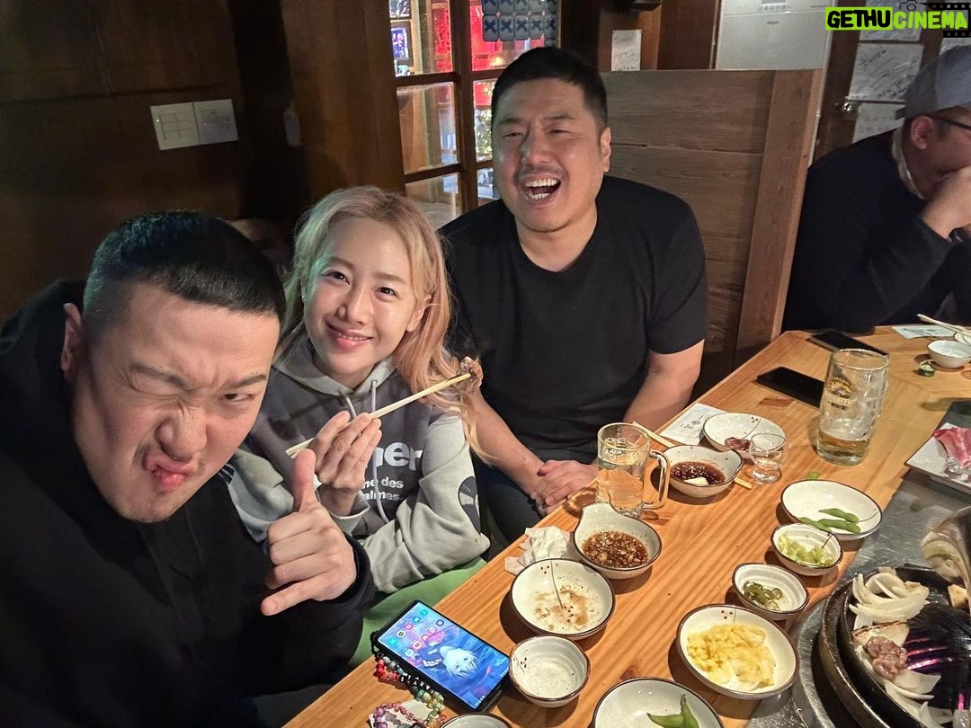 Haha - 111.3K Likes - 새해복 마니 받으세요!!! 정말 감사했었고 힘든 한해였는디.. 또 그럴것같아요!! 사랑합니다!!! 이 글 보신 모든분들!! 남들보다 훨씬더 복 받으세요!!!!!❤️❤️🔥🔥🔥🔥