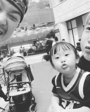 Haha Instagram - 코비형.. 잘지내시져? 
넷플보다가 눈물이 왈칵 쏟아졌어요…
왜 최고위에 최고인지.. 
하.. 형님 따님과 함께 잘지내고계세요~ 
언젠가는 뵙겠죠~ 정말 보고싶습니다.. 
맘바포에버! 코비!!
🔥🔥
#코비#kobe#24#mamba#forever#❤️#🏀