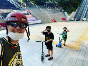 Haha Instagram - 생일 축하해주신 많은분들께 감사인사 드려요~! 낳아주신 융드옥정님께 감사하다고 전합니다! 오늘 생일 맞으신분들 축하드려요~ 야만!!!! 
#하동훈#생일#감솨~~~#야만