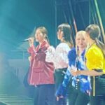 Haha Instagram - 목요일이네.. 우리 사랑하는 #wsg워너비 특히 내가 미친듯이 사랑하는 우리 #4파이어 ❤️ @navi_jiho @sounditsme @eomjiyoon96 @kwonhodoo #콴무진 🌴🇯🇲❤️🇰🇷 당분간 녹화날에는 못보겠지만 우리의 시작은 지금부터니까~ 슬퍼하지않을래! 너무 고맙고 자랑스러워~ 야만!!! 그리고! 세상에서 6개밖에없는 멋진 티를 선물해준 내 브라더 @waaaavyyy <~무한리스펙을 보냅니다!! 야만 고마버 도영아~! with 창우!용일이! 야만야만~!! #사랑해 #나비 #쏠 #엄지윤 #권진아