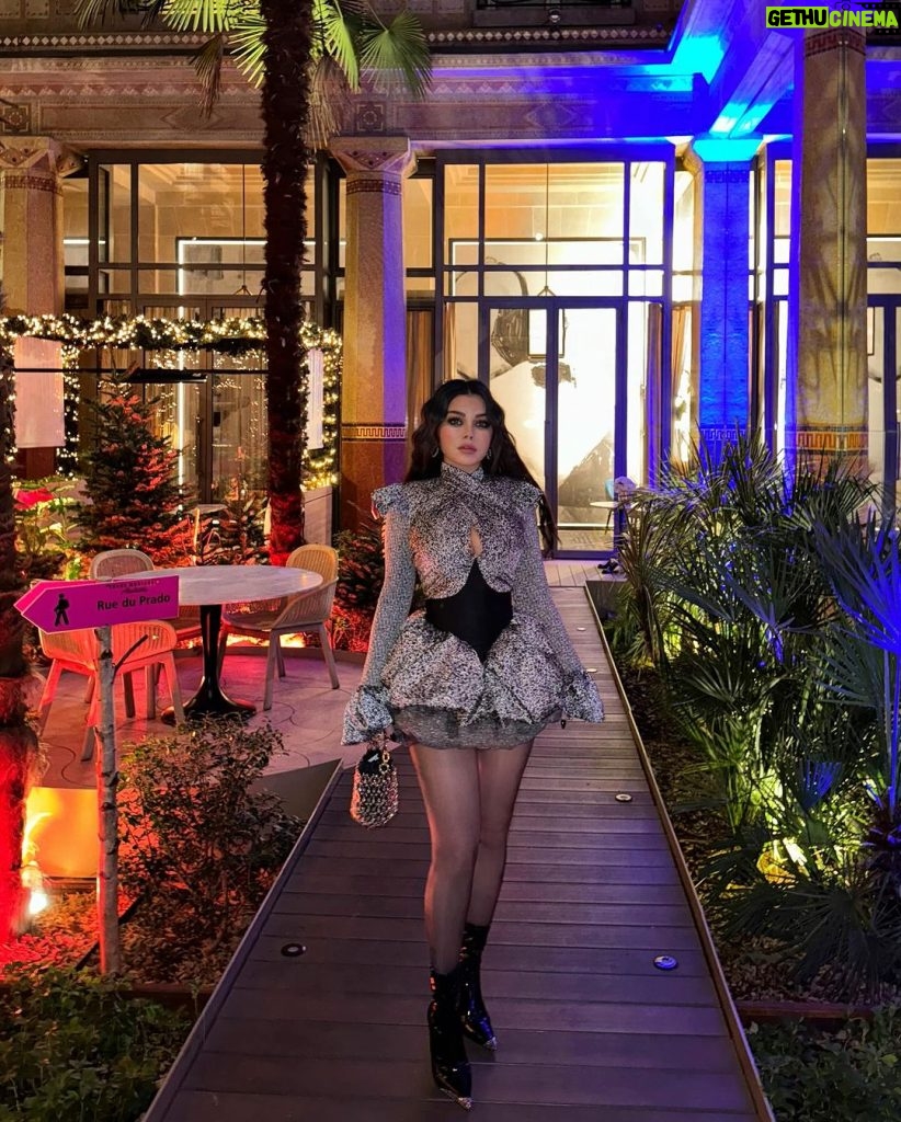 Haifa Wehbe Instagram - Bisous 💋 #haifawehbe #explore #paris Paris