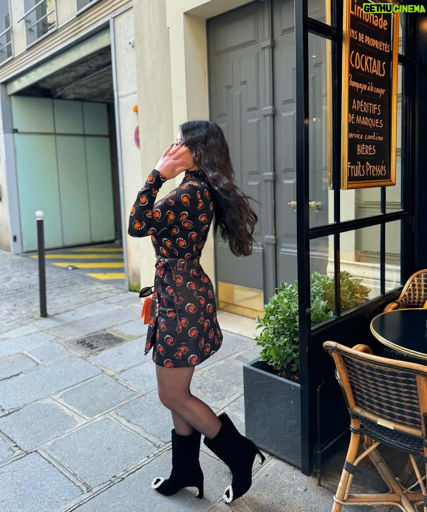 Haifa Wehbe Instagram - 🧡🖤 #haifawehbe #paris #explore Paris, France