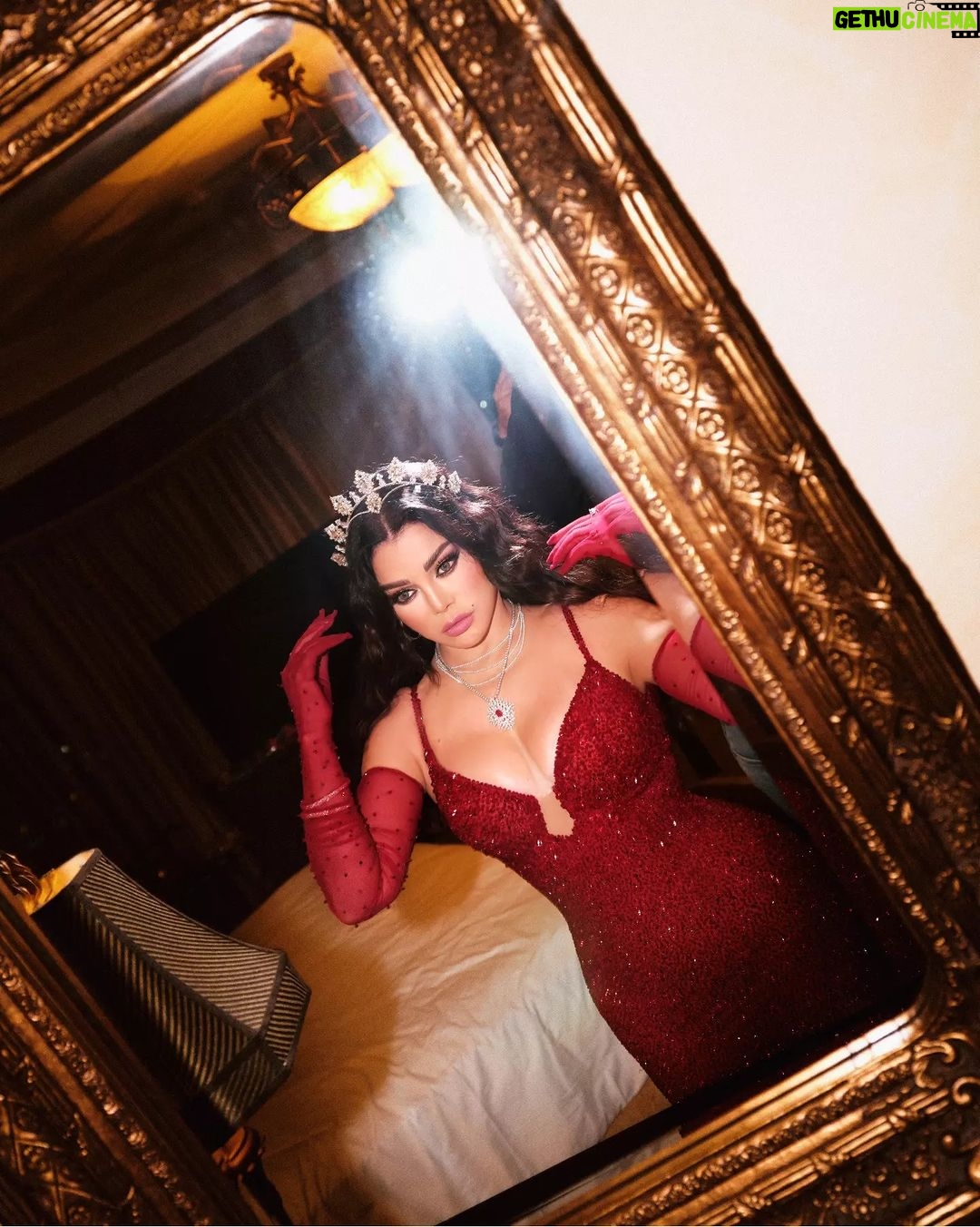 Haifa Wehbe Instagram - ๐๐๐ ๐๐๐๐ ๐ข๐ง ๐ฆ๐ฒ ๐๐๐ฅ๐จ๐ฏ๐๐ ๐๐๐ข๐ซ๐ฎ๐ญ โจ๏ธ Cheers to new beginnings and incredible moments. ุจุฏุงูุฉ ุณูุฉ ุฌุฏูุฏุฉ ูู ุจูุฑูุช ๐ค ุนุงู
ุณุนูุฏ ุฌู
ูุนุงู #nye #2024 #concert #crowd #Beirut #Lebanon #HaifaWehbe #ุญูู #ุฑุฃุณ_ุงูุณูุฉ #ุจูุฑูุช #ูุจูุงู #ุงูุณุจููุฑ #ูููุงุก_ููุจู Hilton Beirut Habtoor Grand