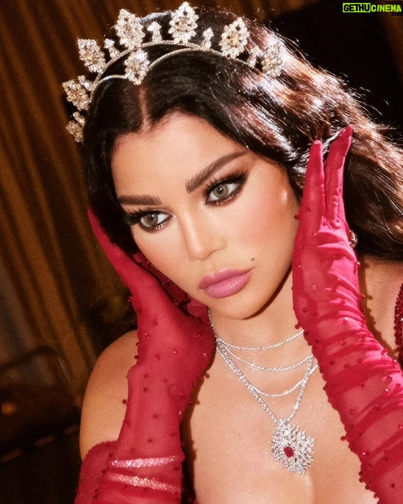 Haifa Wehbe Instagram - ๐๐๐ ๐๐๐๐ ๐ข๐ง ๐ฆ๐ฒ ๐๐๐ฅ๐จ๐ฏ๐๐ ๐๐๐ข๐ซ๐ฎ๐ญ โจ๏ธ Cheers to new beginnings and incredible moments. ุจุฏุงูุฉ ุณูุฉ ุฌุฏูุฏุฉ ูู ุจูุฑูุช ๐ค ุนุงู
ุณุนูุฏ ุฌู
ูุนุงู #nye #2024 #concert #crowd #Beirut #Lebanon #HaifaWehbe #ุญูู #ุฑุฃุณ_ุงูุณูุฉ #ุจูุฑูุช #ูุจูุงู #ุงูุณุจููุฑ #ูููุงุก_ููุจู Hilton Beirut Habtoor Grand