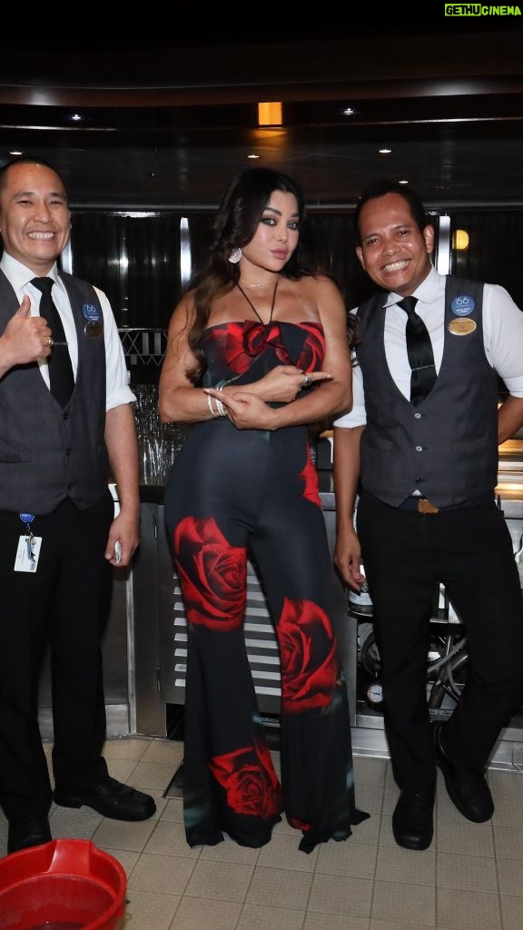 Haifa Wehbe Instagram - Funny moments with the crew members while going on stage for @stars.on.board cruise parties 😂r🌹 #Mykonos #StarsOnBoard #Concert #MediterraneanCruise #Summer #Cruise2023 #Greece #HaifaWehbe #حفلات #الصيف #ميكونوس #اليونان #اكسبلور #هيفاء_وهبي Mykonos, Greece