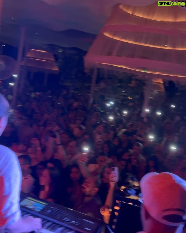 Haifa Wehbe Instagram - 𝐓𝐡𝐢𝐬 𝐧𝐢𝐠𝐡𝐭 𝐰𝐢𝐥𝐥 𝐫𝐞𝐦𝐚𝐢𝐧 𝐢𝐧 𝐦𝐲 𝐡𝐞𝐚𝐫𝐭 𝐟𝐨𝐫 𝐚 𝐥𝐨𝐧𝐠 𝐭𝐢𝐦𝐞.♥️ 𝐄𝐠𝐲𝐩𝐭❣️𝐈 𝐥𝐨𝐯𝐞 𝐲𝐨𝐮🫶 @lucidaegypt @orangepremierofficial #orange_premier #concert #NorthCoast #hacienda #Egypt #HaifaWehbe #حفلات #الصيف #الساحل_الشمالي #مصر #هيفاء_وهبي Hacienda Red