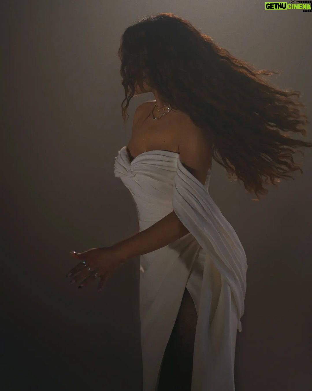 Haifa Wehbe Instagram - 𝑰'𝒎 𝒔𝒐 𝒕𝒉𝒂𝒏𝒌𝒇𝒖𝒍 𝒇𝒐𝒓 𝒆𝒂𝒄𝒉 𝒐𝒏𝒆 𝒐𝒇 𝒚𝒐𝒖, 𝒇𝒐𝒓 𝒚𝒐𝒖𝒓 𝒄𝒐𝒏𝒔𝒕𝒂𝒏𝒕 𝒍𝒐𝒗𝒆 & 𝒔𝒖𝒑𝒑𝒐𝒓𝒕! 𝑰 𝒂𝒎 𝒘𝒉𝒂𝒕 𝑰 𝒂𝒎 𝒃𝒆𝒄𝒂𝒖𝒔𝒆 𝒐𝒇 𝒚𝒐𝒖𝒓 𝒖𝒏𝒄𝒐𝒏𝒅𝒊𝒕𝒊𝒐𝒏𝒂𝒍 𝒍𝒐𝒗𝒆 🤍♾️ #MaBadaafsh #haifaholics #loveyou #HaifaWehbe #مابضعفش #اكسبلور #هيفاء_وهبي