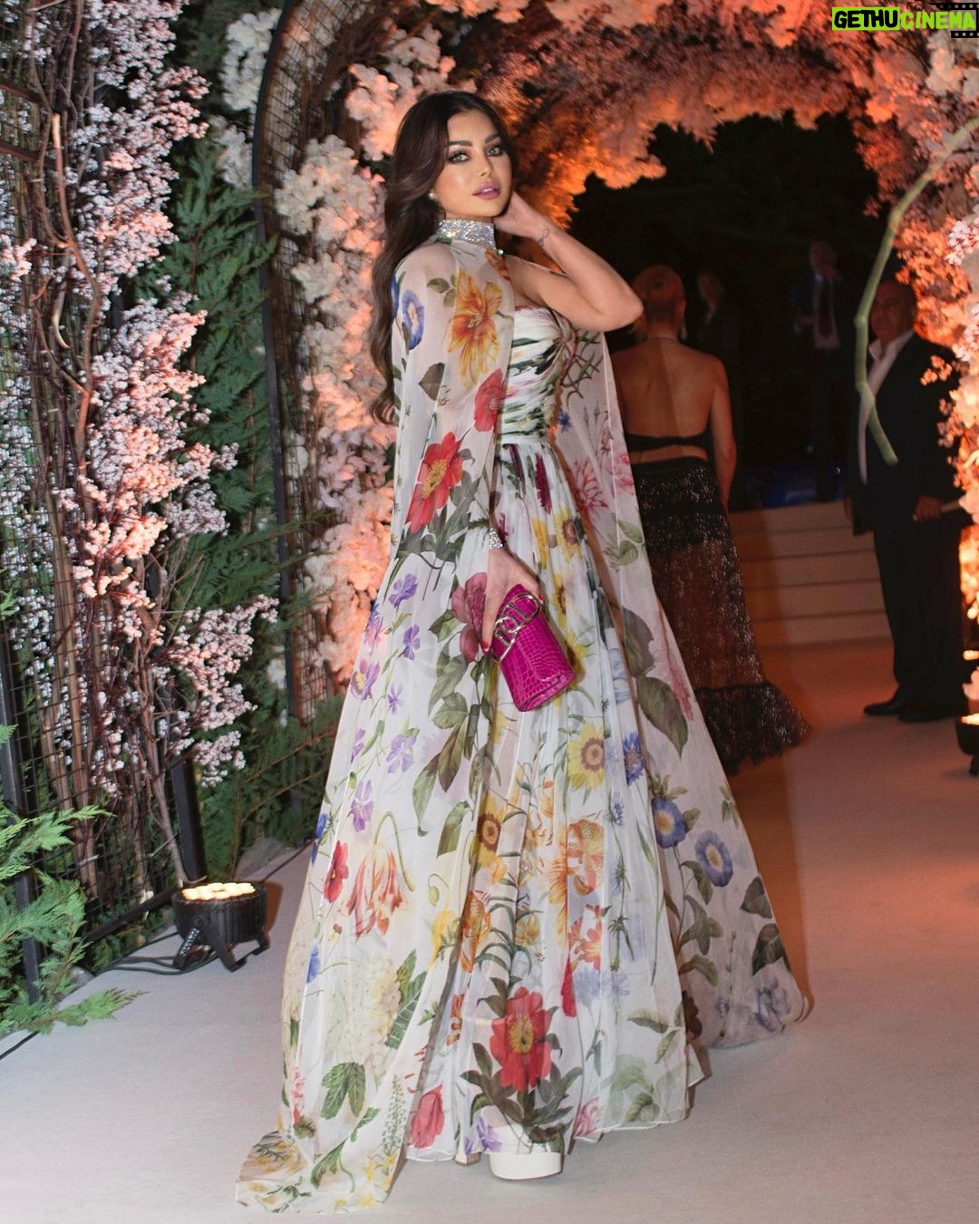 Haifa Wehbe Instagram - Happily ever after starts right here✨🤍🕊️ Ghina & Joe I wish you a lifetime of love, May your union brings unbelievable joy to your life 👰♀️ 🤵♂️🫶🏽 @ghinaghandourofficial @joe.s.aoun #haifawehbe Grand Hotel Sofar
