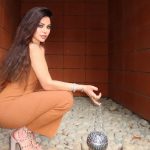 Haifa Wehbe Instagram - Xoxo 💋🌺🌴 #silentisviolent #haifawehbe Beirut, Lebanon