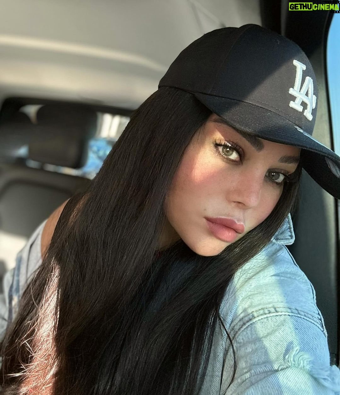 Haifa Wehbe Instagram - Kindness Melts hearts. And when you Believe in yourself and know you’re Enough, the light you Radiate will touch everyone around.💖 #offtogreatdays #Haifawehbe