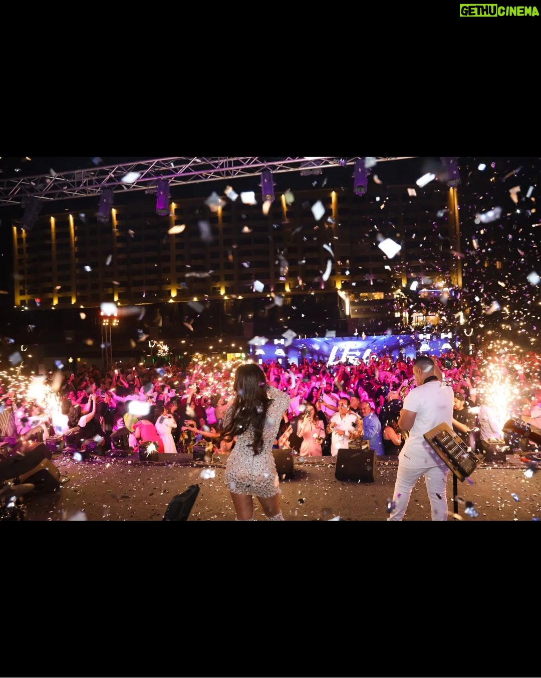 Haifa Wehbe Instagram - At Mamsha Ahl Misr Celebrating the 1st Anniversary of @thelondon.eg ๐ซ Glad to be part of this beautiful night. Thank you all ๐ค @mamshaahlmisr @salma_fathalla @coterie.events #concert #mamshaahlmisr #Egypt #explore #HaifaWehbe #ู
ู
ุดู_ุงูู_ู
ุตุฑ #ู
ุตุฑ #ูููุงุก_ููุจู