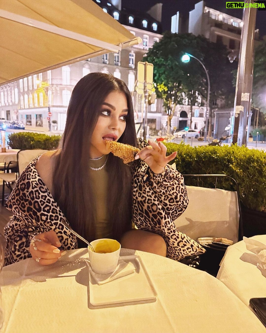 Haifa Wehbe Instagram - I’M NOT LATE I’M JUST EARLY FOR TOMORROW. #haifawehbe #paris Avenue Montaigne Paris