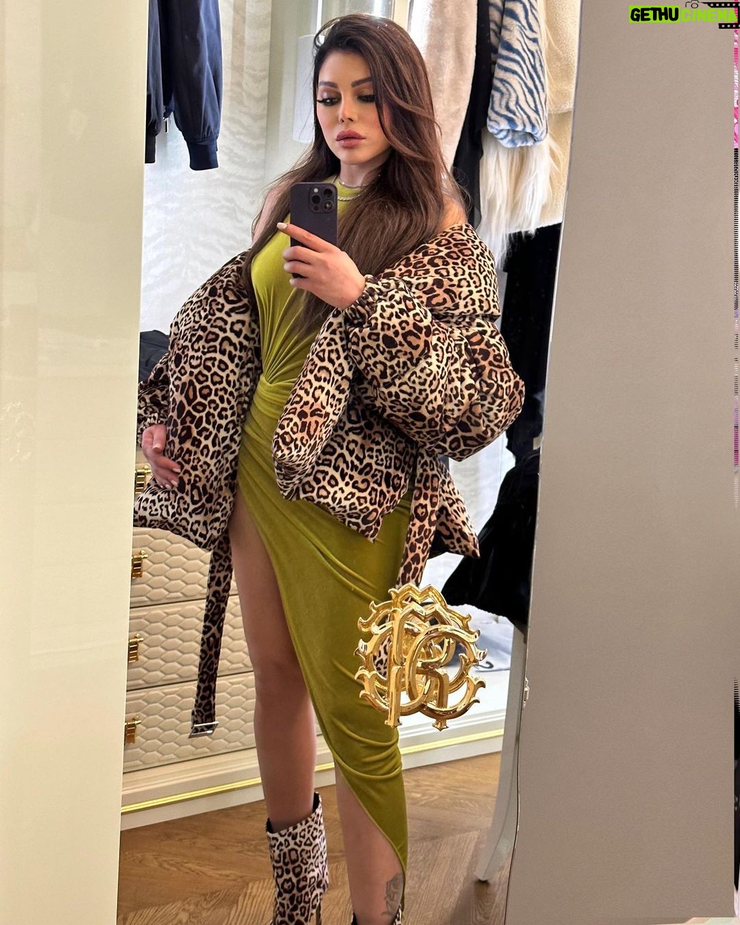 Haifa Wehbe Instagram - I’M NOT LATE I’M JUST EARLY FOR TOMORROW. #haifawehbe #paris Avenue Montaigne Paris