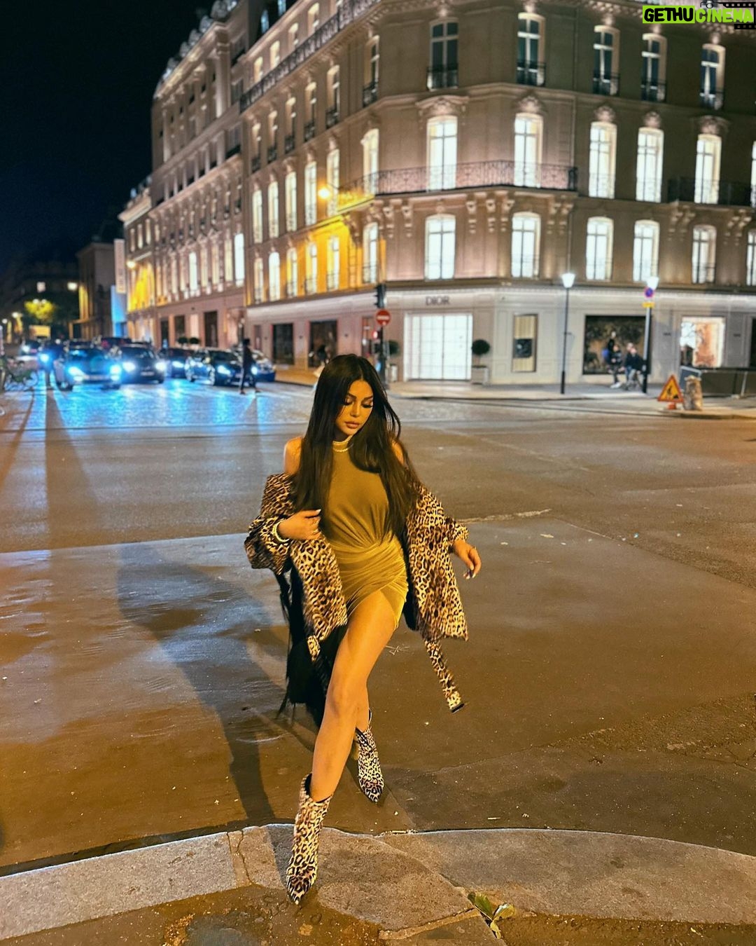 Haifa Wehbe Instagram - I’M NOT LATE I’M JUST EARLY FOR TOMORROW. #haifawehbe #paris Avenue Montaigne Paris