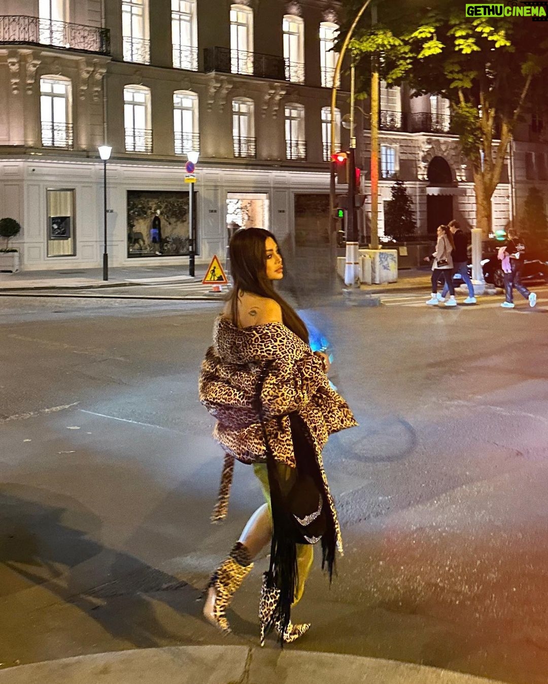 Haifa Wehbe Instagram - I’M NOT LATE I’M JUST EARLY FOR TOMORROW. #haifawehbe #paris Avenue Montaigne Paris