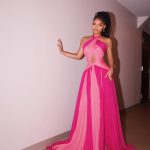 Halle Bailey Instagram - today i felt like a princess 💘it was an honor to receive the essence black woman in hollywood award 🥹💘to be lifted up by so many women who have paved the way for me to be here today is an incredibly special feeling. thank you to my sister @chloebailey for presenting me with this award, i was a crying mess 😭i’m also so grateful to my siblings @skiwithaneye & @bransonbailey_ for saying such beautiful words about our journey as a family, and how we got here. as well as rob marshall, @tlabarbe & @deoncole for contributing such special words about the journey. i am incredibly honored & thankful 💕 i will never forget today