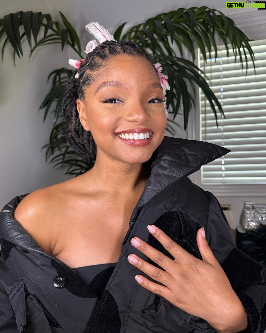 Halle Bailey Instagram - life can never break your soul 🌺✨