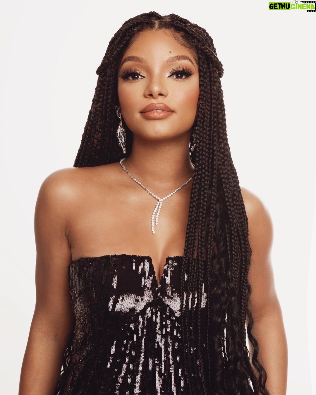 Halle Bailey Instagram - such a beautiful night at the lacma art + film gallery 🖤✨thank you soo much @gucci for this beautifully made dress that made me feel like a princess 🥰✨