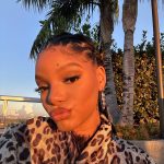 Halle Bailey Instagram - golden hour ✨🖤