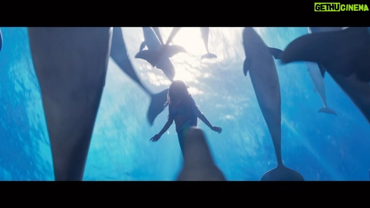 Halle Bailey Instagram - can’t believe we got to debut the full little mermaid trailer at the oscar’s 🥹♥️here it is ✨🧜🏽♀️