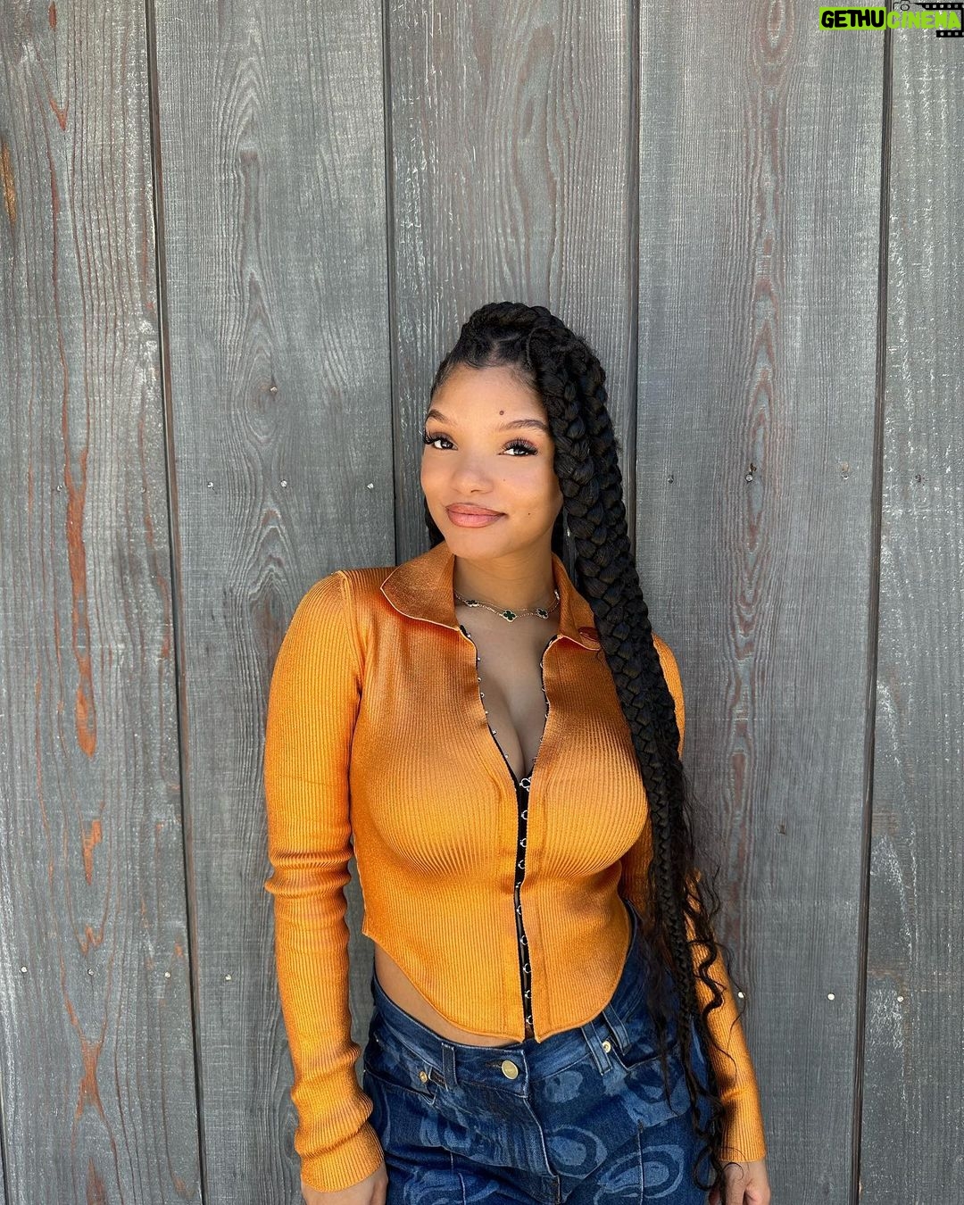 Halle Bailey Instagram - orange you glad to see me ? ðŸ˜ðŸ¥°ðŸ§¡