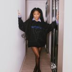 Halle Bailey Instagram - late night dinner with @off____white 🖤💙✨