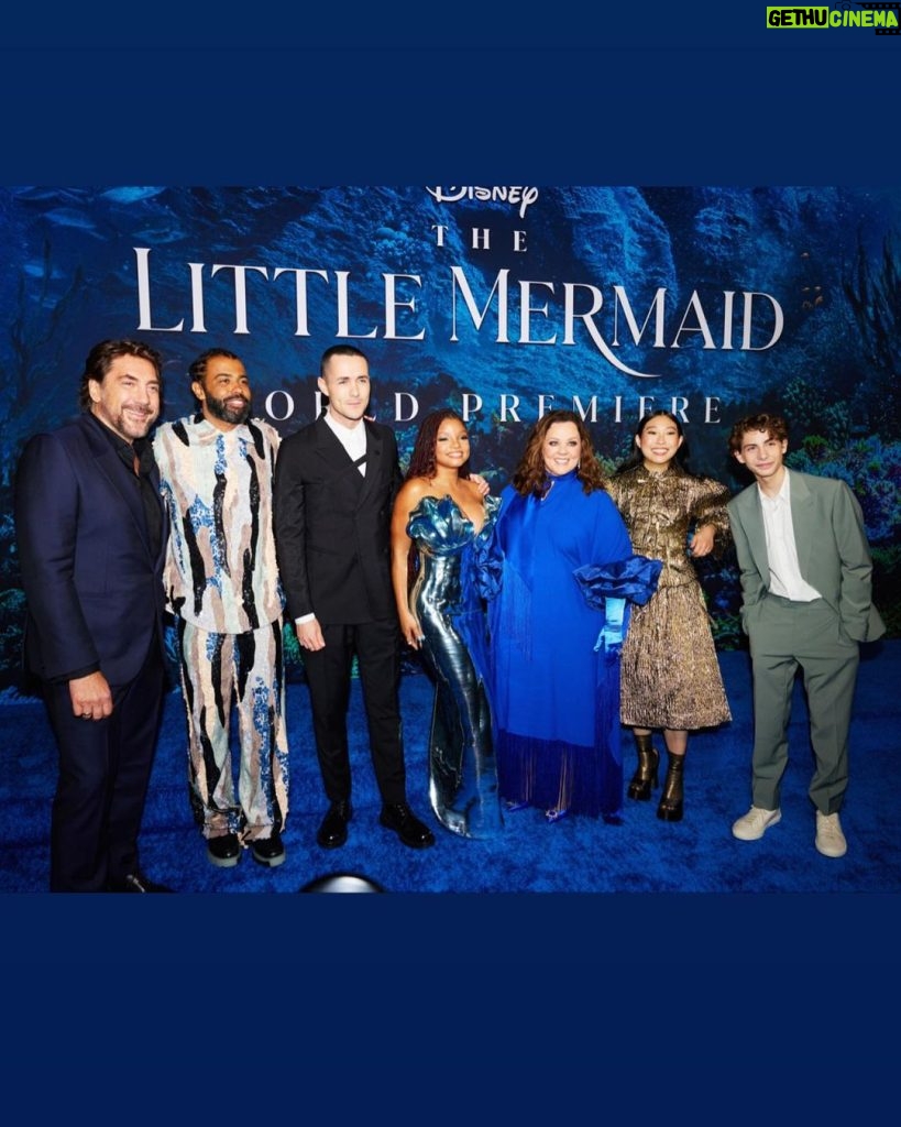 Halle Bailey Instagram - the little mermaid LA premiere.. we made it 🥹🫧you guys, i’m so overwhelmed and overjoyed that this movie is almost here for you all to see. this was the first premiere of the press run and i have been in tears and feeling oh so grateful.. this is just a little peak of some pictures, i will be posting more soon 💗🫧🫧🧜🏽‍♀️🧜🏽‍♀️