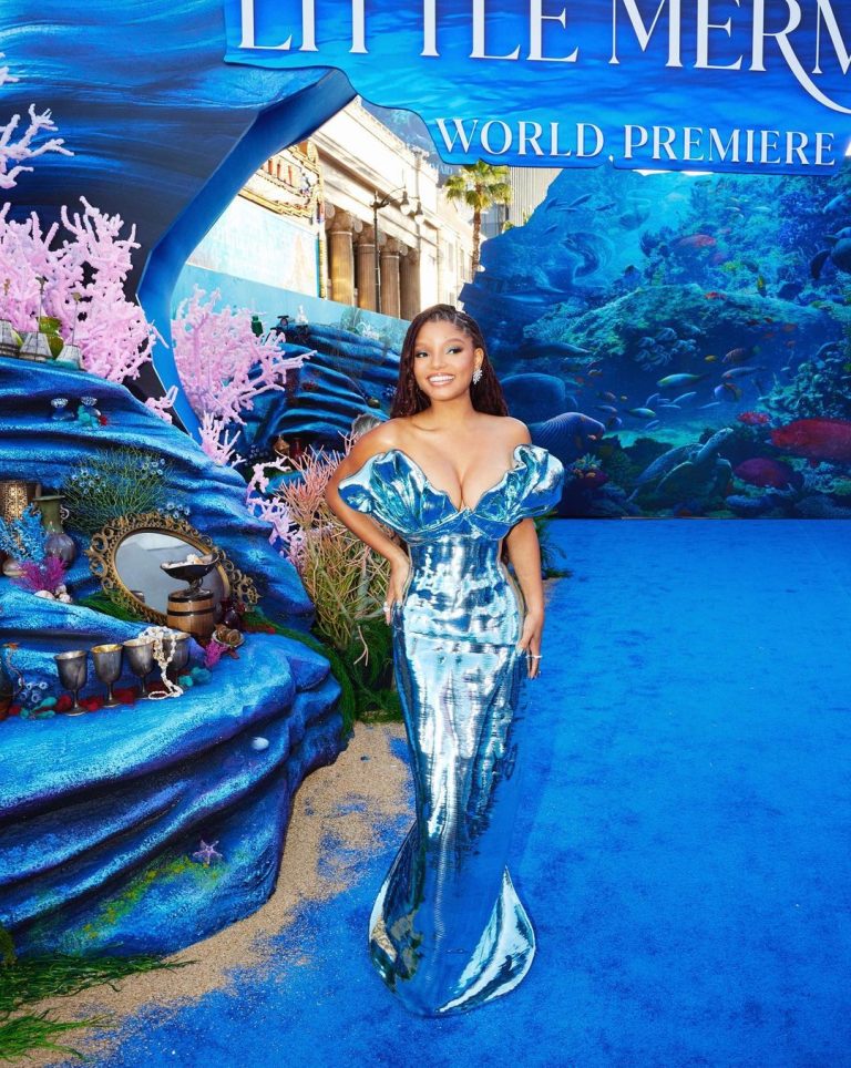 Halle Bailey Instagram - the little mermaid LA premiere.. we made it 🥹🫧you guys, i’m so overwhelmed and overjoyed that this movie is almost here for you all to see. this was the first premiere of the press run and i have been in tears and feeling oh so grateful.. this is just a little peak of some pictures, i will be posting more soon 💗🫧🫧🧜🏽‍♀️🧜🏽‍♀️