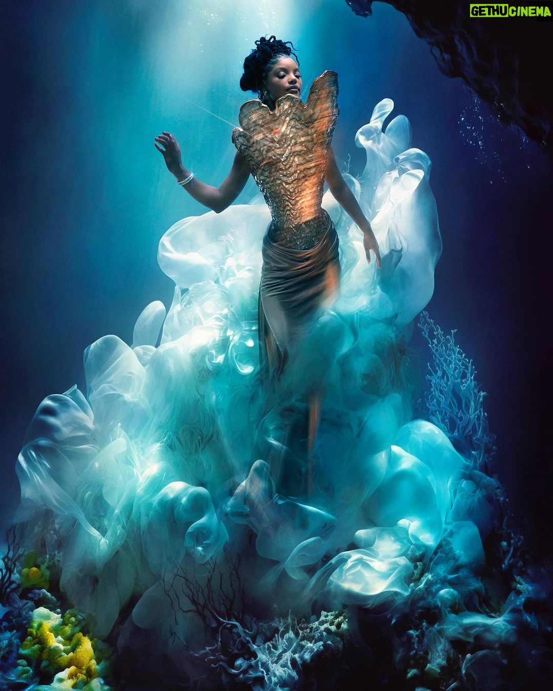 Halle Bailey Instagram - 🥺big thank you to @vmagazine for this mermaid fantasy cover of my dreams 🧜🏽♀️🐚 Photography: @RobRusling123 Fashion: @AnnaTrevelyan Interview: @MathiasRosenzweig Editor-In-Chief / Creative Direction: #StephenGan Makeup: @beautybychrisc Hair: @sparkyourhair Manicure: @ThuybNguyen
Ai Artist: @Nik_Gundersen Art Direction: @tobiasholzmann Editors: @overlyopinionatedblackperson / @kalaherh Casting: @itboygregk (@gkldprojects) Set Design: @olivia.giles.set.design