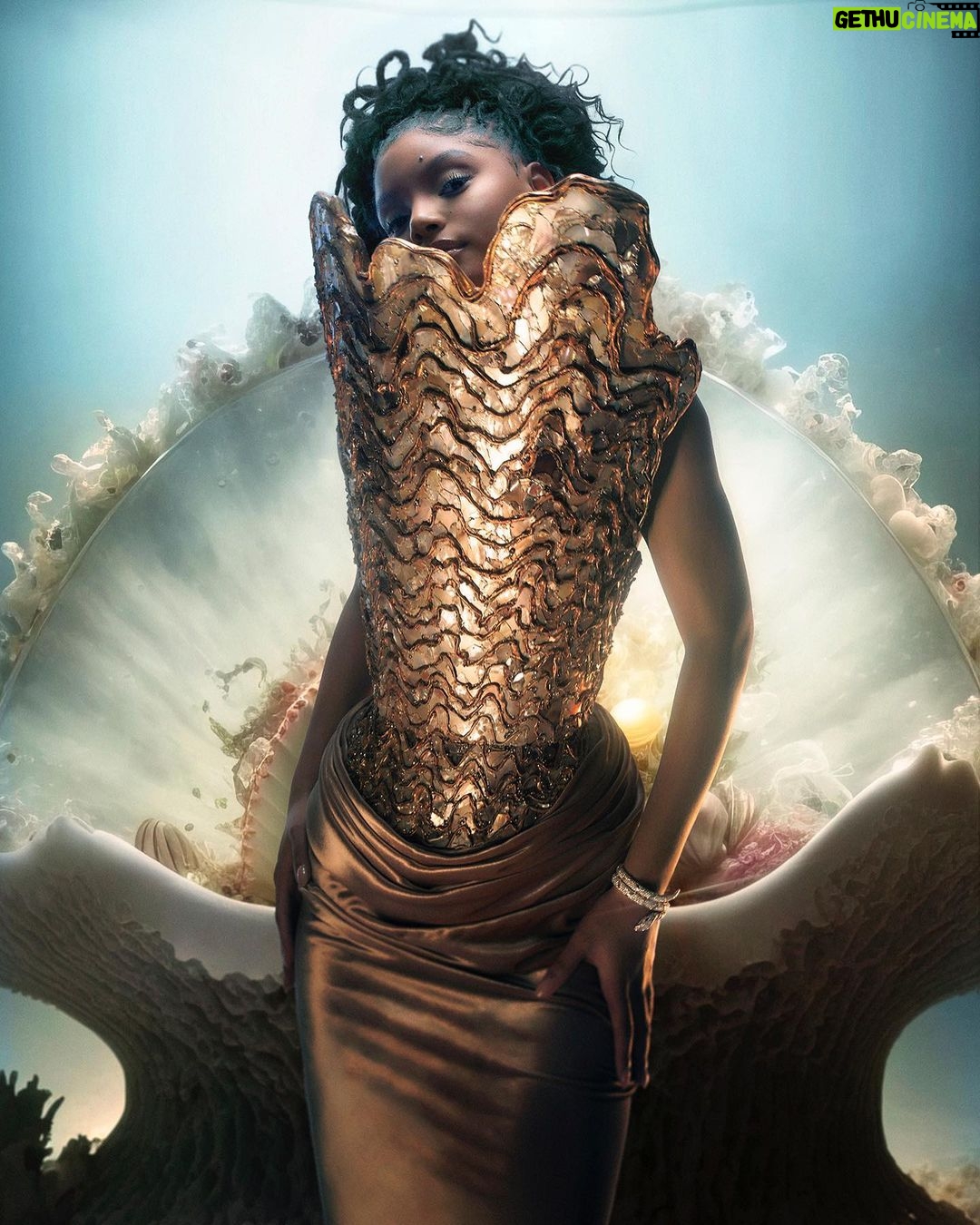 Halle Bailey Instagram - 🥺big thank you to @vmagazine for this mermaid fantasy cover of my dreams 🧜🏽♀️🐚 Photography: @RobRusling123 Fashion: @AnnaTrevelyan Interview: @MathiasRosenzweig Editor-In-Chief / Creative Direction: #StephenGan Makeup: @beautybychrisc Hair: @sparkyourhair Manicure: @ThuybNguyen
Ai Artist: @Nik_Gundersen Art Direction: @tobiasholzmann Editors: @overlyopinionatedblackperson / @kalaherh Casting: @itboygregk (@gkldprojects) Set Design: @olivia.giles.set.design