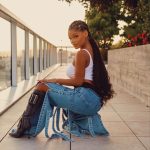 Halle Bailey Instagram - i’m so deep in my bag like a grandma with a peppermint 🤣❣️🎶