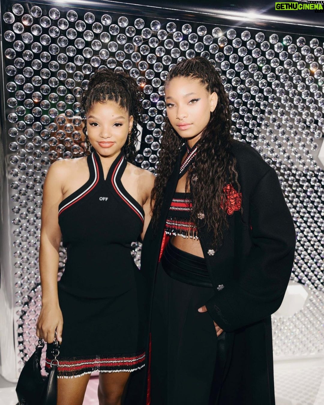 Halle Bailey Instagram - thank you for having me @off____white ♥️congratulations on a beautiful show @ibkamara 🙌🏽✨ Paris,France