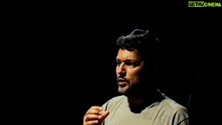 Hamed Behdad Instagram - 🎬 آموزشگاه آزاد سینمایی فرهنگ آوا برگزار میکند؛ کارگاه بازیگری با حامد بهداد شناخت درد و غریزه @kargah.ava @behdad_hamed 02126421466 02126421464 تیزر : علی علوی @aliiialaviii #آموزشگاه_آزاد_سینمایی_فرهنگ_آوا #حامد_بهداد