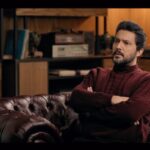 Hamed Behdad Instagram – 🎥
من از اینجا بیام بیرون دودمانتون رو به باد میدم . . .

قسمت ششم می خواهم زنده بمانم به کارگردانی شهرام شاه حسینی و تهیه کنندگی محمد شایسته از فیلیمو در حال پخش است.

با بازی حامد بهداد، سحر دولتشاهی، پدرام شریفی، علی شادمان، آناهیتا درگاهی و مهران احمدی با هنرمندی آزاده صمدی، امیر نوروزی، مهدی حسینی نیا، فرید سجادی حسینی و بابک کریمی با حضور افسانه چهره آزاد، عزت مهرآوران، محمدرضا مالکی، مهدی صباغی و بهاره کیان افشار

سرنوشت امیر شایگان و هما حقی به کجا می رسد؟

سریال «می خواهم زنده بمانم» هر دوشنبه ساعت ۲۰ از فیلیمو پخش می شود.

ساخت تیزر: مسعود رفیع زاده
@iwanttoliveseries

#می_خواهم_زنده_بمانم
#حامد_بهداد
#حامدبهداد
#hamedbehdad