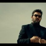 Hamed Behdad Instagram - 🎥 این بازی که تو شروعش کردی، من میخوام تمومش کنم! قسمت پنجم «می خواهم زنده بمانم» به کارگردانی شهرام شاه حسینی و تهیه کنندگی محمد شایسته از فیلیمو پخش شد. با بازی حامد بهداد، سحر دولتشاهی، پدرام شریفی، علی شادمان، آناهیتا درگاهی و مهران احمدی با هنرمندی آزاده صمدی، امیر نوروزی، مهدی حسینی نیا، فرید سجادی حسینی و بابک کریمی با حضور افسانه چهره آزاد، عزت مهرآوران، محمدرضا مالکی، مهدی صباغی، بیژن بنفشه خواه و بهاره کیان افشار سریال جذاب «می خواهم زنده بمانم» به تهیه کنندگی محمد شایسته هر دوشنبه ساعت ۲۰ از فیلیمو پخش می شود. ساخت تيزر: مسعود رفيع ‌زاده ‏@iwanttoliveseries #می_خواهم_زنده_بمانم #حامد_بهداد #حامدبهداد #hamedbehdad ‏