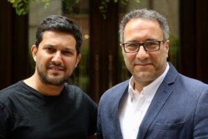 Hamed Behdad Instagram - 🎬 
دو نامزدی برای «قصر شیرین» در جوایز فیلم آسیایی

«قصر شیرین» در چهاردهمین دوره جوایز فیلم آسیایی به دو نامزدی رسید.

فیلم «قصر شیرین» به کارگردانی و تهیه کنندگی رضا میرکریمی و پخش بین المللی شرکت ایریماژ، پس از دریافت پانزده جایزه بین المللی در سال ۲۰۱۹ میلادی، به چهار جایزه جشنواره های داکا و فیلم های درون خانوادگی روسیه و چهار نامزدی در جشنواره های یونیورسال کانزاس سیتی و ایمجین ایندیای اسپانیا نیز دست یافته است.

تا کنون، برای این فیلم، حامد بهداد جایزه بهترین بازیگر مرد از جشنواره های شانگهای، آنتالیا و سیروس را از آن خود کرده و نامزد جایزه جشنواره ایمجین ایندیا شده. مراسم اهداء جوایز، طی برنامه ای از طریق یوتیوب، در شامگاه چهارشنبه ۲۳ مهر ماه سال جاری (به وقت کره جنوبی) پخش خواهد شد.

این جوایز معتبر سینمای آسیا که در سال جاری به دلیل وضعیت موجود در هنگ کنگ، برای نخستین بار به جشنواره بوسان در کره جنوبی منتقل شده، پس از توجه به طیفی وسیع از سینماگران ایرانی در دو دوره اول برگزاری، از میان آثار فیلمسازان سینمای نوین ایران، تنها سه فیلم از اصغر فرهادی و یک فیلم غیر ایرانی از زنده یاد عباس کیارستمی را در جمع نامزدان و برندگان برگزیده بوده  است.

#قصر_شیرین
#حامد_بهداد
#حامدبهداد
#hamedbehdad