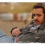 Hamed Behdad Instagram – 🎬
ورق بزنید
آلبوم عکس های قسمت اول سریال #می_خواهم_زنده_بمانم

قسمت اول این سریال دوشنبه همین هفته به‌صورت اختصاصی در پلتفرم #فیلیمو منتشر شد.

سریال «می‌خواهم زنده بمانم» با بازی حامد بهداد، سحر دولتشاهی، پدرام شریفی، علی شادمان، آناهیتا درگاهی و مهران احمدی با هنرمندی آزاده صمدی، امیر نوروزی، مهدی حسینی نیا، فرید سجادی حسینی و بابک کریمی با حضور افسانه چهره آزاد، عزت مهرآوران، محمدرضا مالکی، مهدی صباغی، بیژن بنفشه خواه و بهاره کیان افشار، هرهفته در دسترس کاربران فیلیمو خواهد بود.

تهیه‌کننده: محمد شایسته
کارگردان: شهرام شاه حسینی
سرپرست نویسندگان : مجید مولایی
نویسندگان : پویا سعیدی، پوریا کاکاوند

عکاس: سهراب خانزاده

#حامد_بهداد
#حامدبهداد
#hamedbehdad

@iwanttoliveseries
