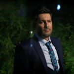 Hamed Behdad Instagram – . تیزر قسمت بیست و ششم 
سریال دل تقدیم میشود
.
سریال دل به کارگردانی منوچهرهادی و تهیه‌کنندگی جواد فرحانی هر چهارشنبه در شبکه نمایش خانگی عرضه می شود .
بازیگران  سریال عبارتند از ‎:
‎حامد بهداد – ساره بیات – یکتا ناصر – کوروش تهامی – باحضور سعید راد-بیژن امکانیان – افسانه بایگان-نسرین مقانلو – مهدی کوشکی – علی سخنگو – باهنرمندی مهراوه شریفی نیا – لیلا زارع و بهرام افشاری 
حمیدرضا نعیمی-تینو صالحی –
سارا نجفی – حسین عرب -محمد حسن معینی 
و با حضور افتخاری مریم سعادت .
نویسندگان : بابک کایدان- میثم کایدان
.
مجری طرح و جانشین تهیه کننده : سعید خندق آبادی
.
ساخت تیزر: محمد ابراهیم هادی
@mohammadebrahimhadiii
.
.
‎ #دل #سریال_دل #مجموعه_دل #منوچهر_هادی  #حامد_بهداد #ساره_بیات #یکتا_ناصر #کوروش_تهامی #سعید_راد #بیژن_امکانیان #افسانه_بایگان #نسرین_مقانلو #بهرام_افشاری #مهراوه_شریفی_نیا #لیلا_زارع #مهدی_کوشکی  #علی_سخنگو#تینوصالحی#سارانجفی #محمدحسن_معینی#حمیدرضانعیمی#مریم_سعادت#
‎ فیلیمو #نماوا #عاشقانه #عشق#
————————————————————–
@Dell_Series @Manouchehrhadii @Behdad_Hamed @SarehBayat_ @Yekta_Nasser @KooroshTahami @Saeed_Rad_Actor @BijanEmkanian @Baygan_Afsaneh @NasrinMoghanloo 
@bahramafshariofficial
@Mehraveee @LeilaZare80 @Mehdi_Koushki @AliSokhangoo
@saranajafi136322 @tinosalehi @hamidreza_naeimiii
@mohammadhasan_moeini