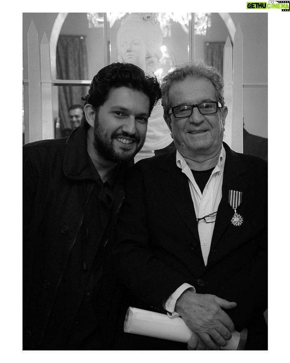 Hamed Behdad - 111.6K Likes - شب اهداءِ نشان شوالیه به استاد مهرجویی. عکس سحاب زری باف