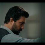 Hamed Behdad Instagram - 🎥 تو از اون چیزی که راجع به بابات هم میگفتی بی غیرت تری قسمت ۱۹ «می خواهم زنده بمانم» هم اکنون در فیلیمو تیزر نوزدهمین قسمت از سریال عاشقانه «می خواهم زنده بمانم» منتشر شد و حالا فقط یک قسمت تا پایان ایت سریال پرطرفدار باقی مانده است. حامد بهداد، سحر دولتشاهی، پدرام شریفی، علی شادمان، آناهیتا درگاهی و مهران احمدی با هنرمندی آزاده صمدی، امیر نوروزی، مهدی حسینی نیا، فرید سجادی حسینی و بابک کریمی با حضور افسانه چهره آزاد، عزت مهرآوران، محمدرضا مالکی، بهرام ابراهیمی، ناهید مسلمی، مهدی صباغی، رویا حاویدنیا و بهاره کیان افشار بازیگران این سریال پرماجرا هستند. سریال «می‌خواهم زنده بمانم» به کارگردانی شهرام شاه‌حسینی و تهیه‌کنندگی محمد شایسته هر دوشنبه ساعت ۸ صبح از فیلیمو پخش می‌شود. ساخت تیزر: مسعود رفیع زاده ‏@iwanttoliveseries #می_خواهم_زنده_بمانم #حامد_بهداد #حامدبهداد #hamedbehdad