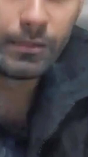 Hamid Farrokhnejad Instagram - مرده‌گان ِ اين سال
عاشق‌ترين ِ زنده‌گان بوده‌اند.🖤
